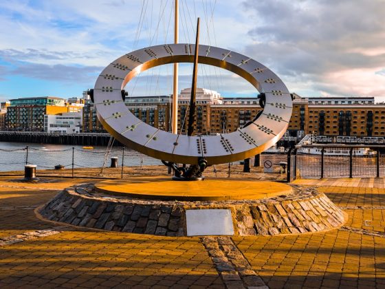 Photo Ancient sundial