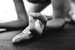 Photo Meditating monk